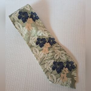 Tommy Bahama Floral Pattern Silk Hawaiian Cream Green Blue Print